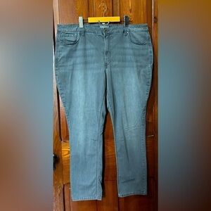 22 - Santana Bootleg Jeans